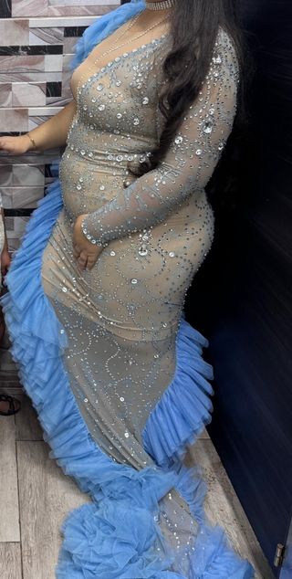 Vestido pedrería boda gitana beige/azul