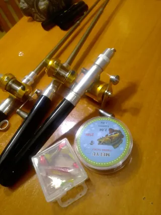 Lote 3 cañas de pescar bol 26€ lote 2 20€ 1 12€