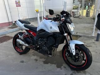 Yamaha FZ1 Naked Blanca