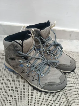 Botas  grises y azules mujer hombre niña niño