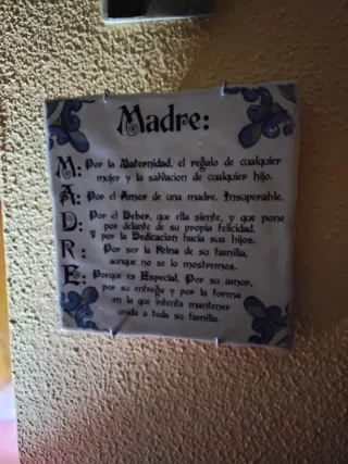 3 Azulejos pintados Hotel Mamá