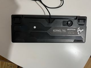 Teclado Krom Kernel TKL RGB Compact