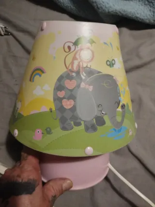 Lámpara infantil mesita de noche