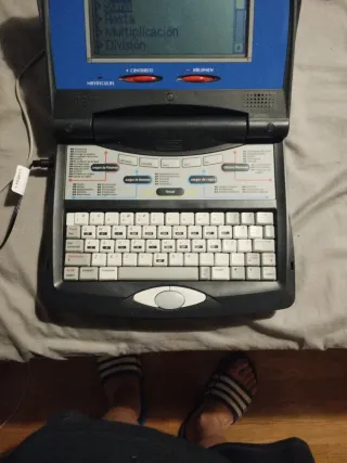 PC Infantil Azul y Blanco con Maletín