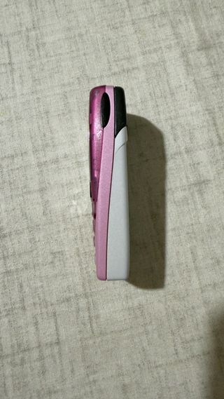 Nokia 8310 Libre Rosa Batería nueva y su Cargador