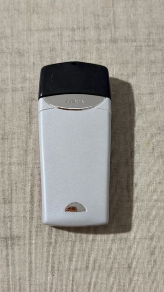 Nokia 8310 Libre Rosa Batería nueva y su Cargador