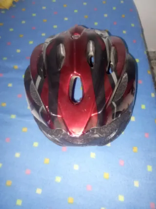 Casco de patinete rojo y negro murcia cechen