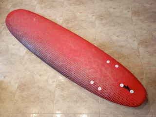 Tabla de surf blanca con rojo 2.30 mtrs de alto