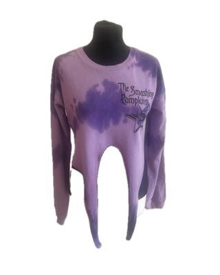 Camiseta, top, de color lila con efecto tie dye