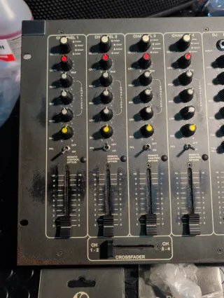 Mesa DJ Rodec MX180 MKIII funciona perfecta