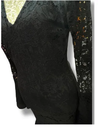 Traje Flamenca Encaje Morado, rojo,negro,amarillo