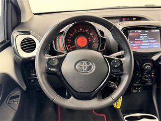 TOYOTA Aygo X-PLAY