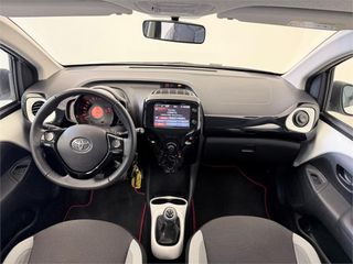 TOYOTA Aygo X-PLAY