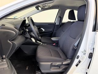 TOYOTA Yaris ACTIVE PLUS