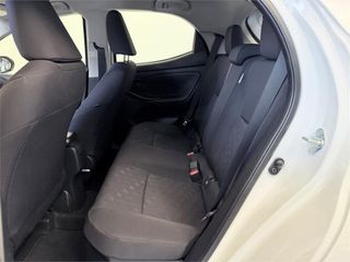 TOYOTA Yaris ACTIVE PLUS