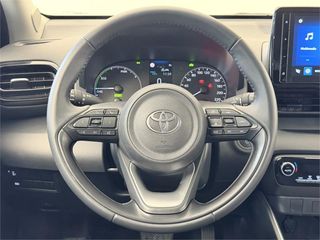 TOYOTA Yaris ACTIVE PLUS