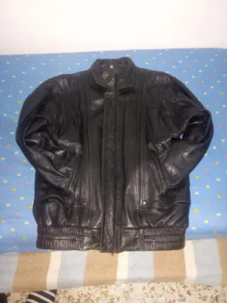 Chaqueta de cuero negra