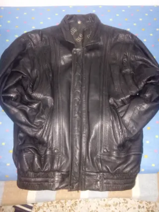 Chaqueta de cuero negra