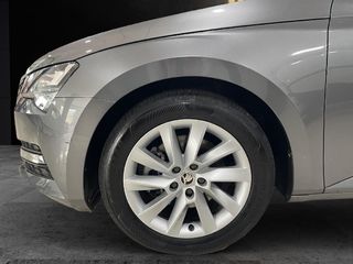 SKODA SuperB SuperB Combi 2.0 TDI 110kW (150CV) DSG Ambition