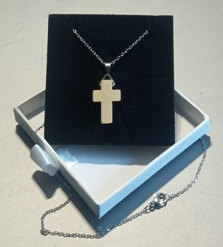 Collar Cruz Madera Mediana