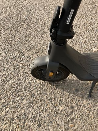 Patinete eléctrico negro