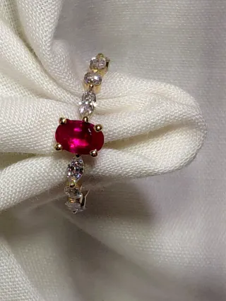 Anillo Rubí y Diamantes Oro 18k