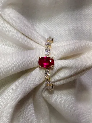 Anillo Rubí y Diamantes Oro 18k