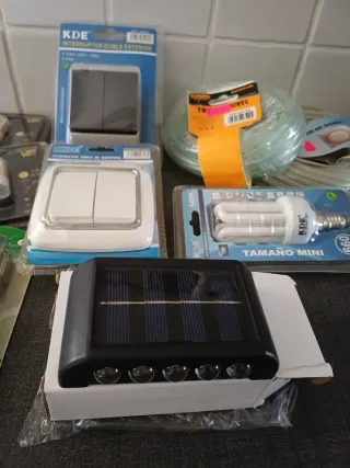 Lote Material Electricidad: Regletas, Bombillas, T