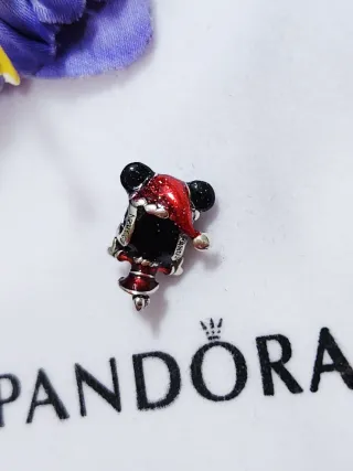 Charm Pandora Minnie Mouse Navideña