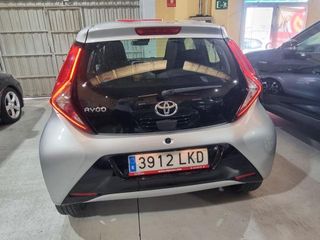 TOYOTA Aygo 5p 70 x-play