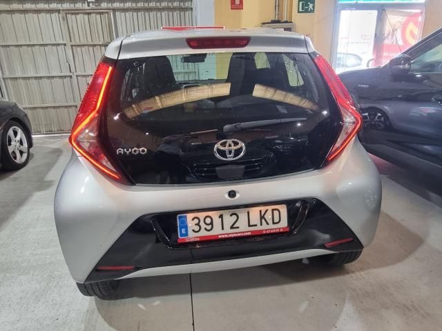TOYOTA Aygo 5p 70 x-play