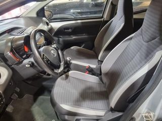 TOYOTA Aygo 5p 70 x-play