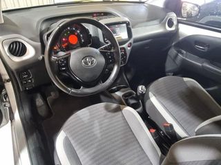 TOYOTA Aygo 5p 70 x-play