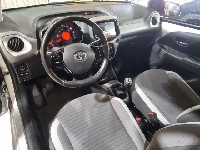 TOYOTA Aygo 5p 70 x-play