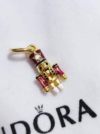 Colgante Pandora Cascanueces Móvil