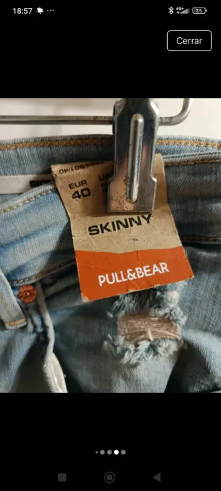 Pantalón vaquero Skinny Pull&Bear Roto Talla M.