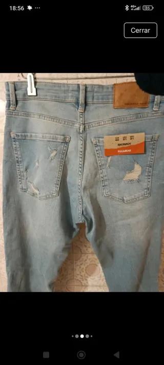 Pantalón vaquero Skinny Pull&Bear Roto Talla M.