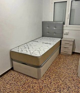 Canapé y colchón individual negro