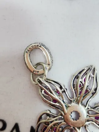 Colgante Pandora Demogorgon de Stranger Things