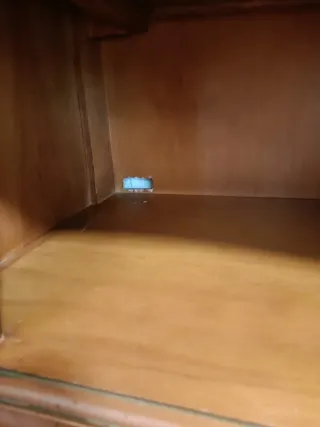 2 Mesitas de noche de madera maciza