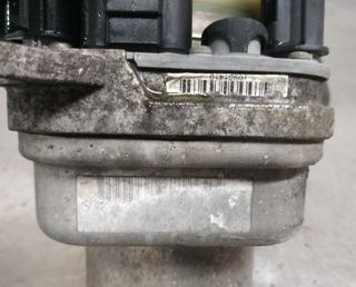 Ford 1040085011094 bomba de dirección focus 453754