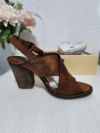 Sandalias de tacón marrón Tallas 40 y 41