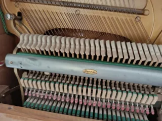 Piano antiguo maquinaria  Renner