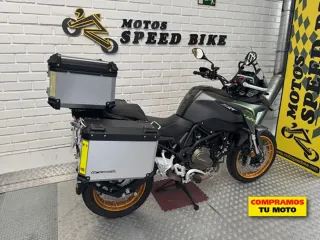 QJ MOTOR SRT 700 X - 2024 - 18.027km