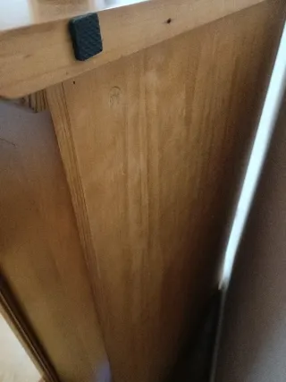 Cómoda de madera maciza con cajones