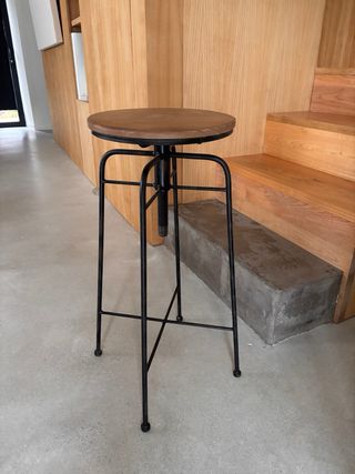 Taburete regulable madera y metal