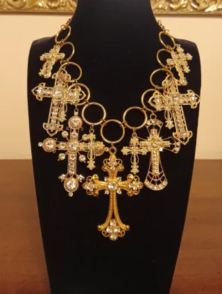 Girocollo con croci gioiello