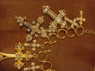 Girocollo con croci gioiello