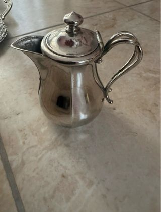 Set metallo vassoio, zuccheriera, brocca, vaso