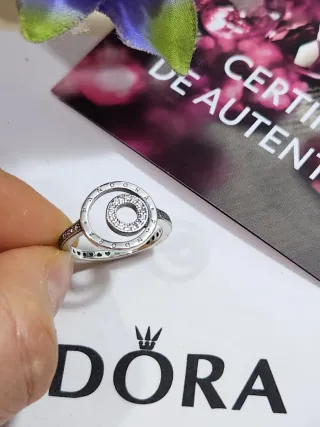 Anillo Pandora Signature Pavé Círculos T52